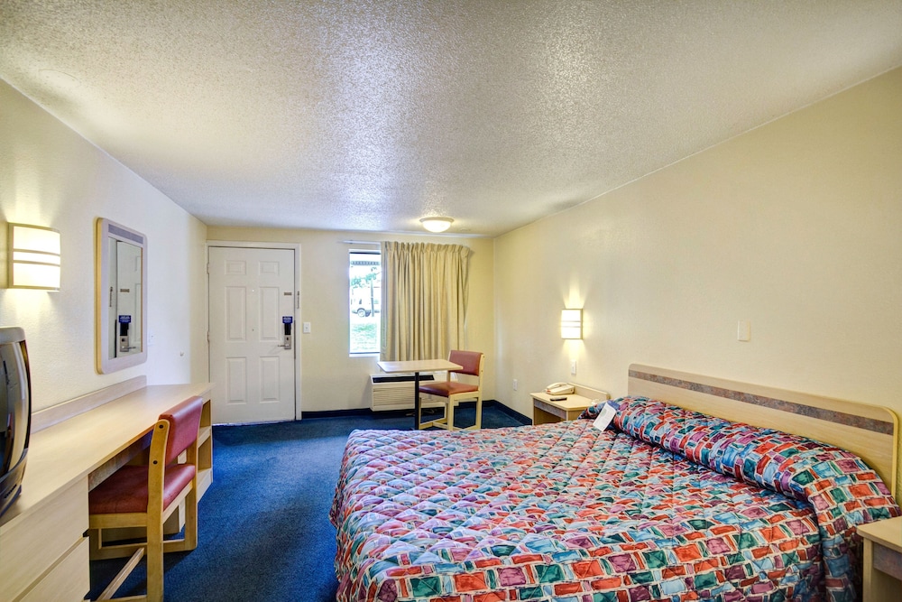 Room, Knights Inn Burlington, NC