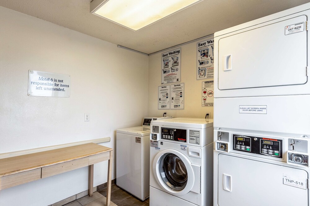 Laundry room, Motel 6 Caseyville, IL - Caseyville Il