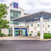 hotels in collinsville il near gateway center