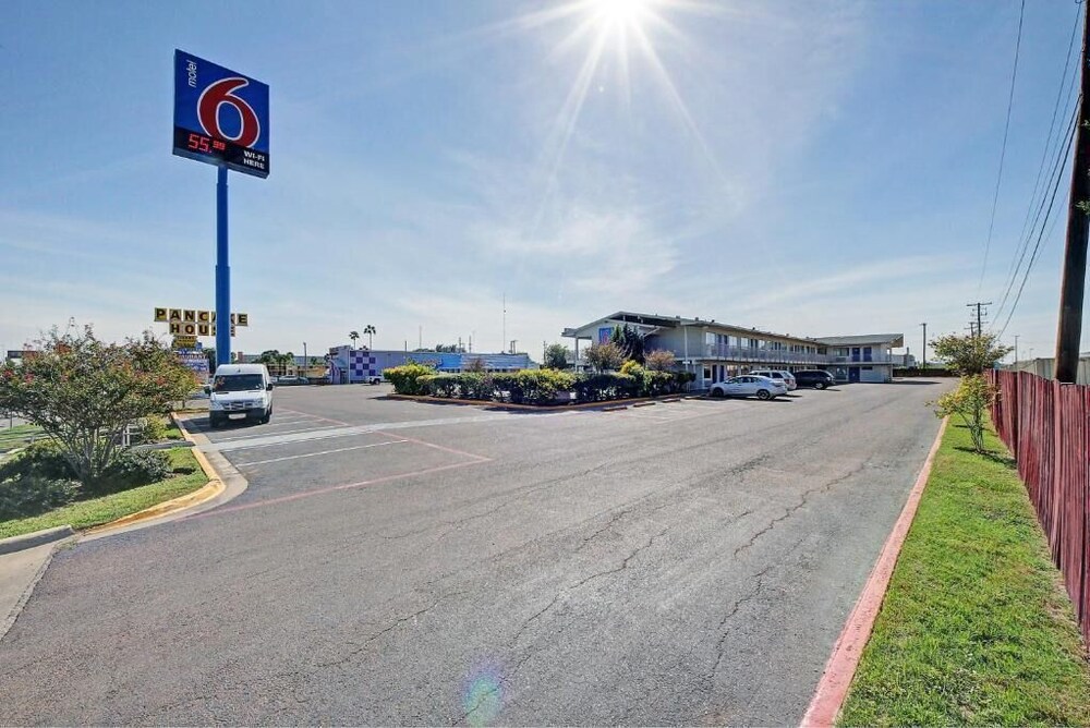 Motel 6 Laredo, TX - South