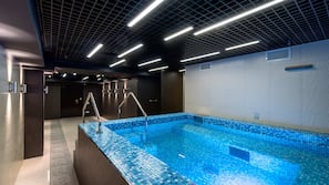 Indoor pool, sun loungers
