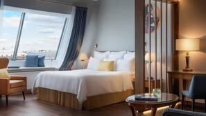 Premium bedding, pillowtop beds, minibar, in-room safe