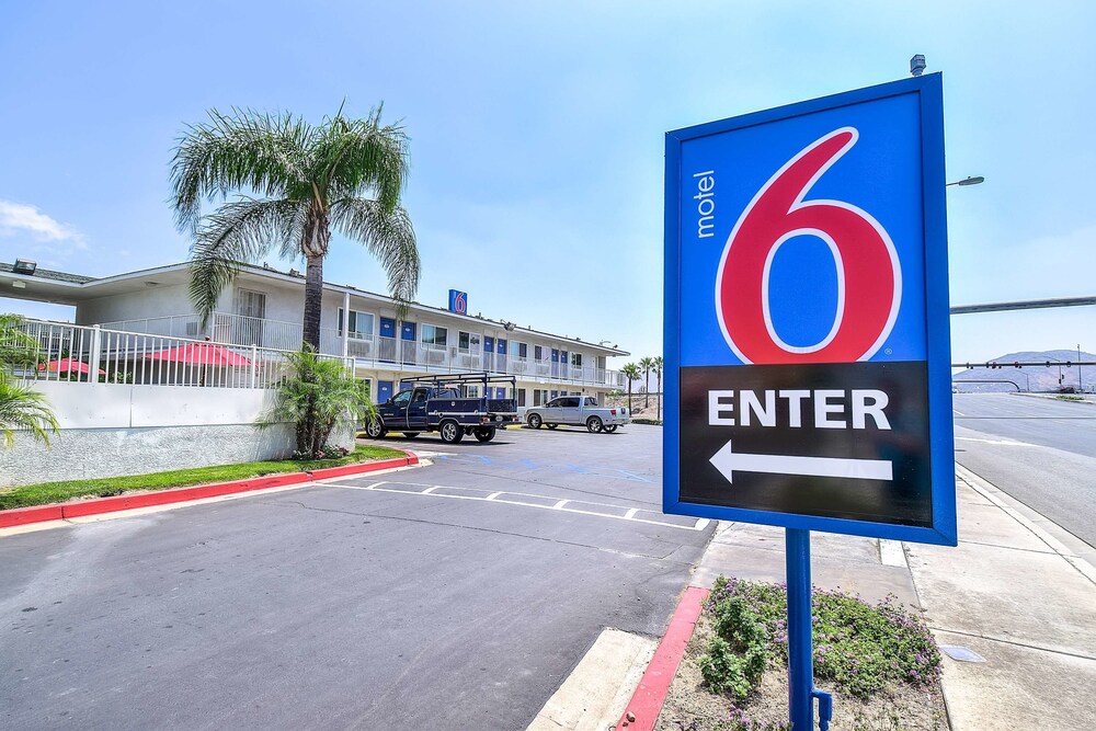 Motel 6 Fontana Ca San Bernardino Usa Airasiago You'll be spending all your time enjoying the sights and sounds of fontana dam, anyway. airasiago