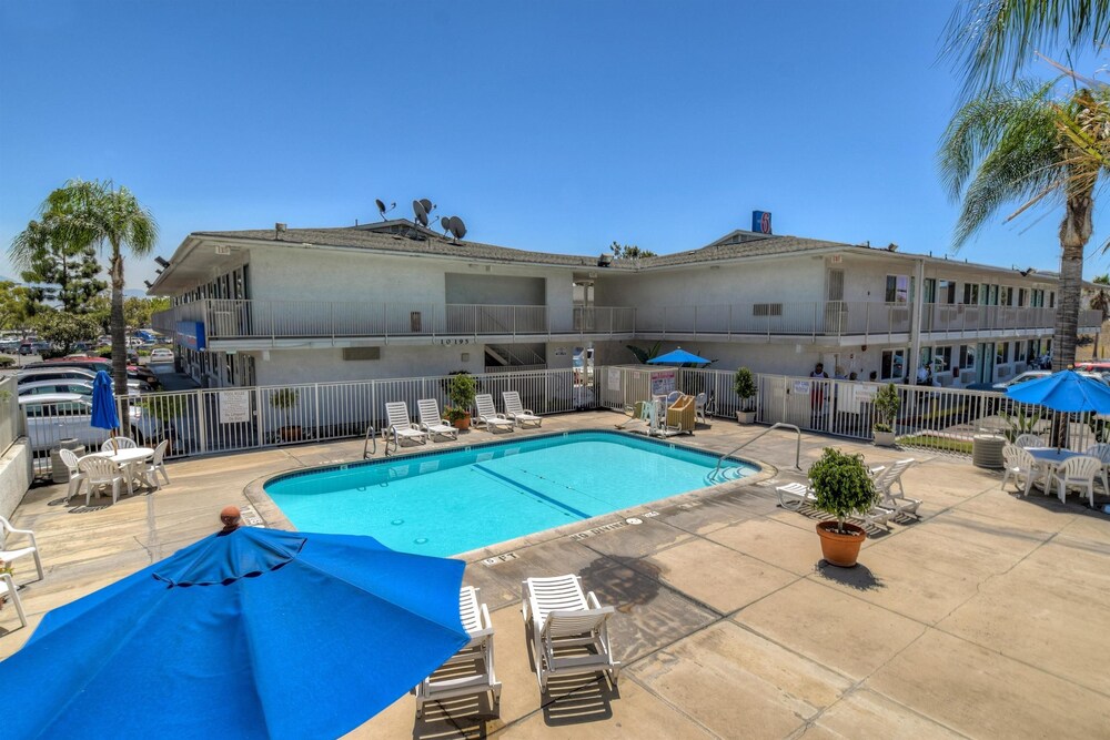 Motel 6 Fontana, CA, San Bernardino: $81 Room Prices & Reviews
