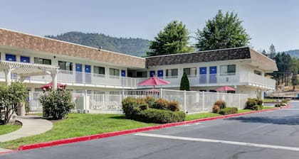Motel 6 Grants Pass, OR