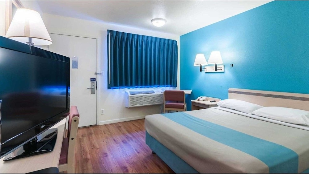 Motel 6 Green River, UT in Green River Best Rates & Deals on Orbitz