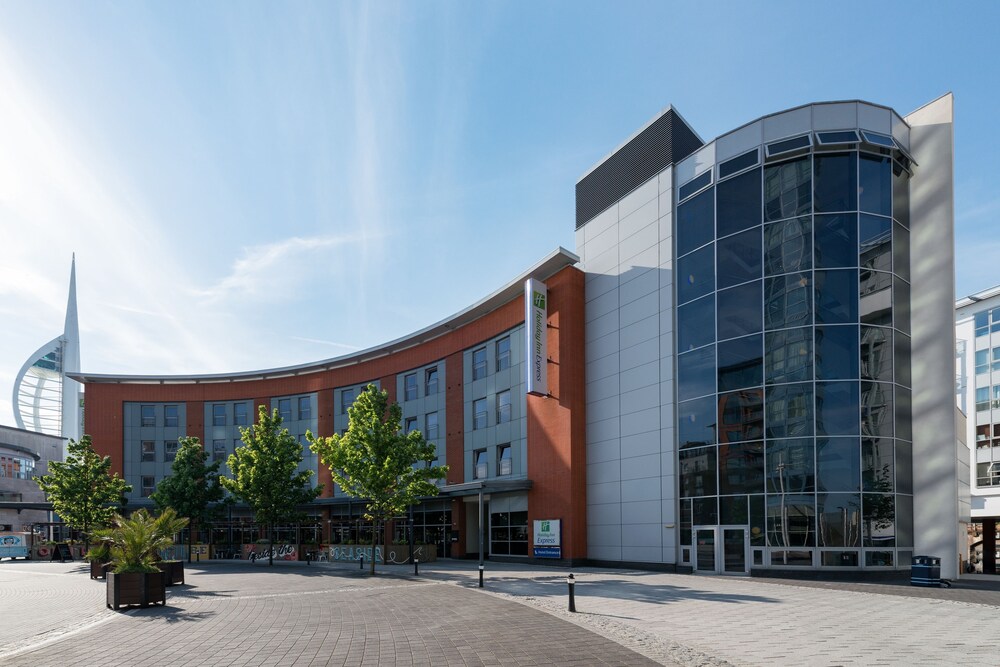 Exterior, Holiday Inn Express Portsmouth - Gunwharf Quays, an IHG Hotel