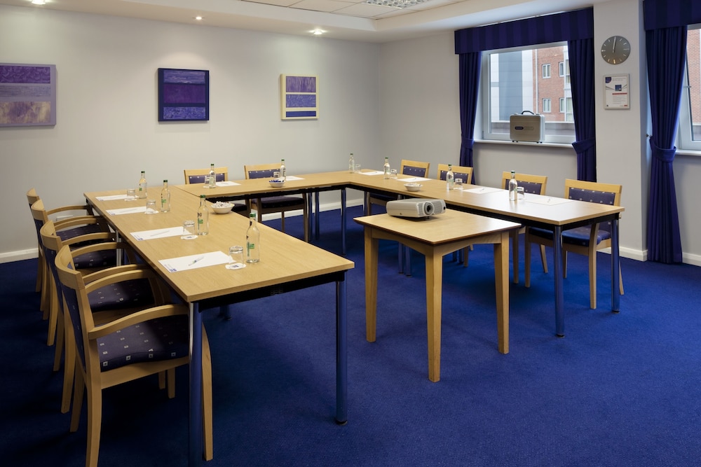 Meeting facility, Holiday Inn Express Portsmouth - Gunwharf Quays, an IHG Hotel