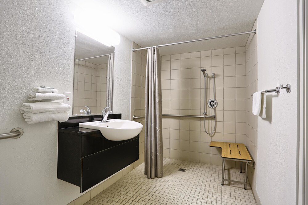 Motel 6 Pittsburg. CA in Concord, CA | Expedia