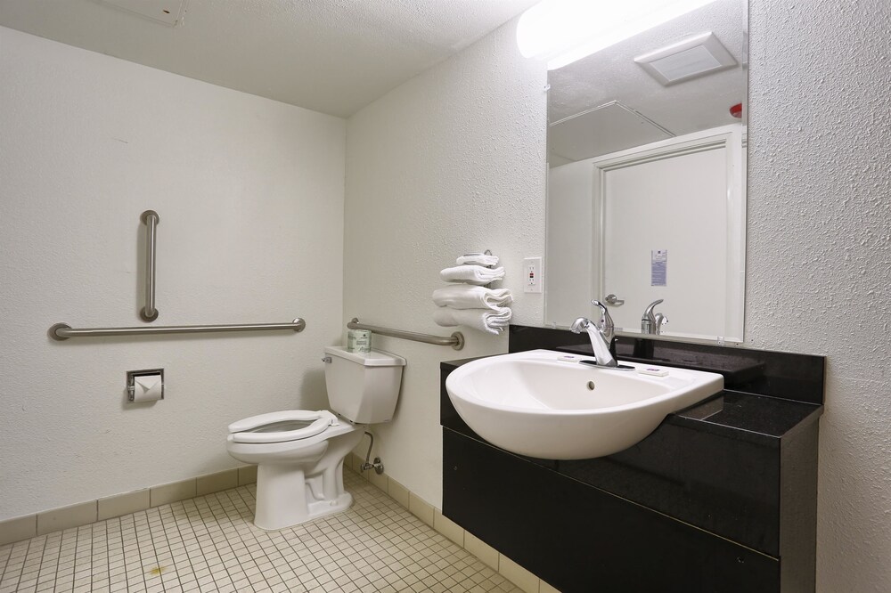 Motel 6 Pittsburg. CA in Concord, CA | Expedia