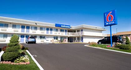 Motel 6 Pendleton, OR