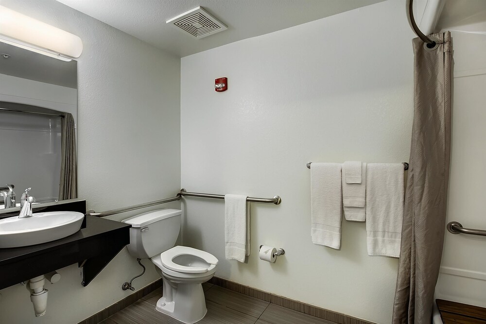 Accessible bathroom, Studio 6 East Brunswick, NJ - NYC Area