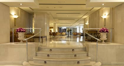 Hotel Sevilla Center