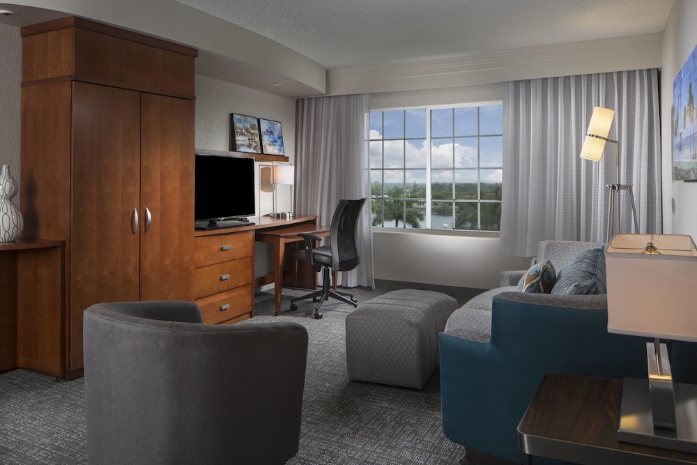 Courtyard by Marriott Fort Lauderdale Airport & Cruise Port