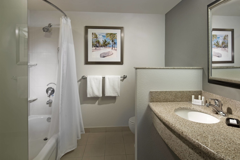 Courtyard by Marriott Fort Lauderdale Airport & Cruise Port