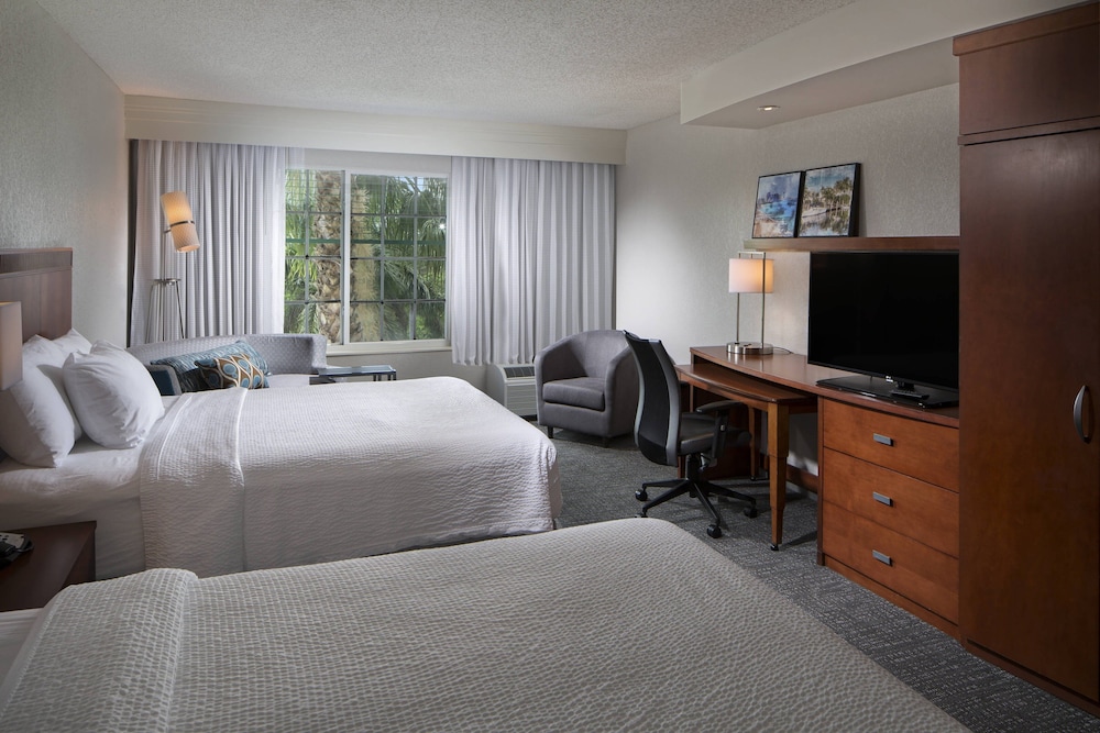 Courtyard by Marriott Fort Lauderdale Airport & Cruise Port