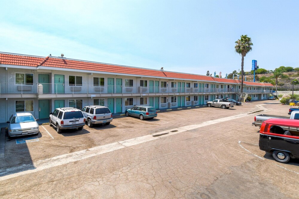 Motel 6 La Mesa, CA - San Diego