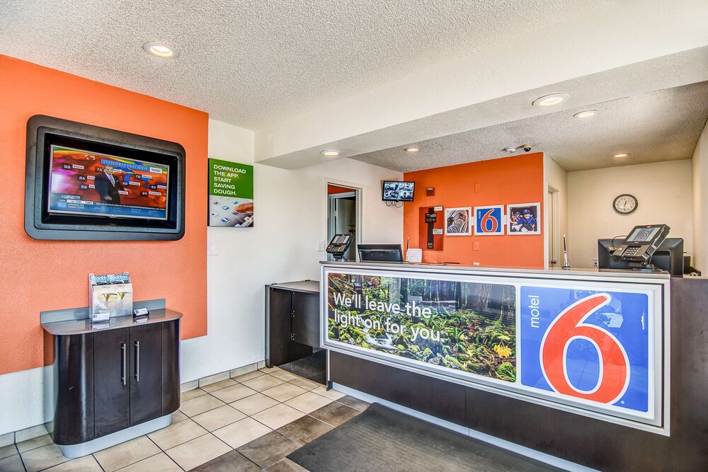 Lobby, Motel 6 Stockton, CA - Charter Way West