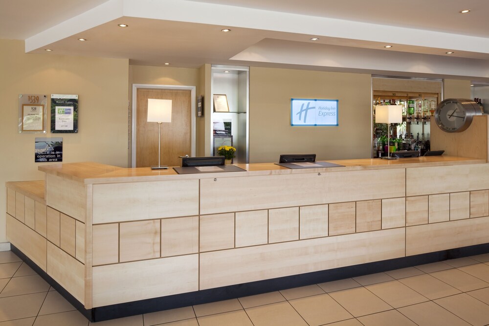 Holiday Inn Express Chester - Racecourse, an IHG Hotel