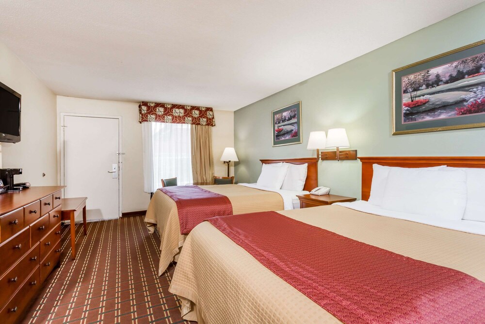 Days Inn by Wyndham Orangeburg