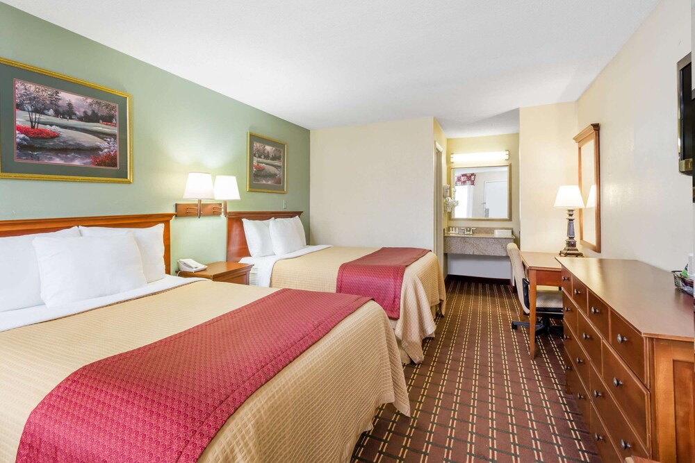 Days Inn by Wyndham Orangeburg