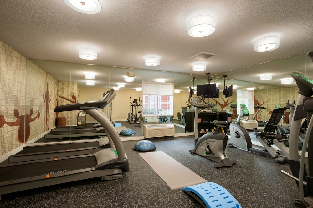 Gym, MainStay Suites Detroit Auburn Hills