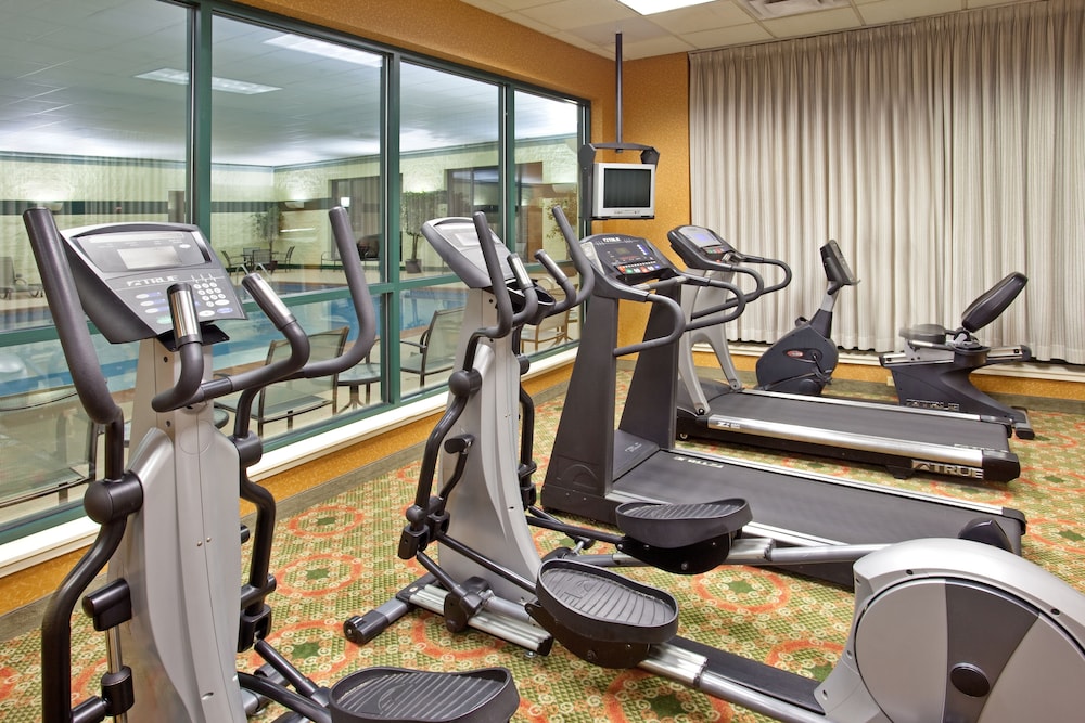 Holiday Inn Hotel & Suites Bolingbrook, an IHG Hotel