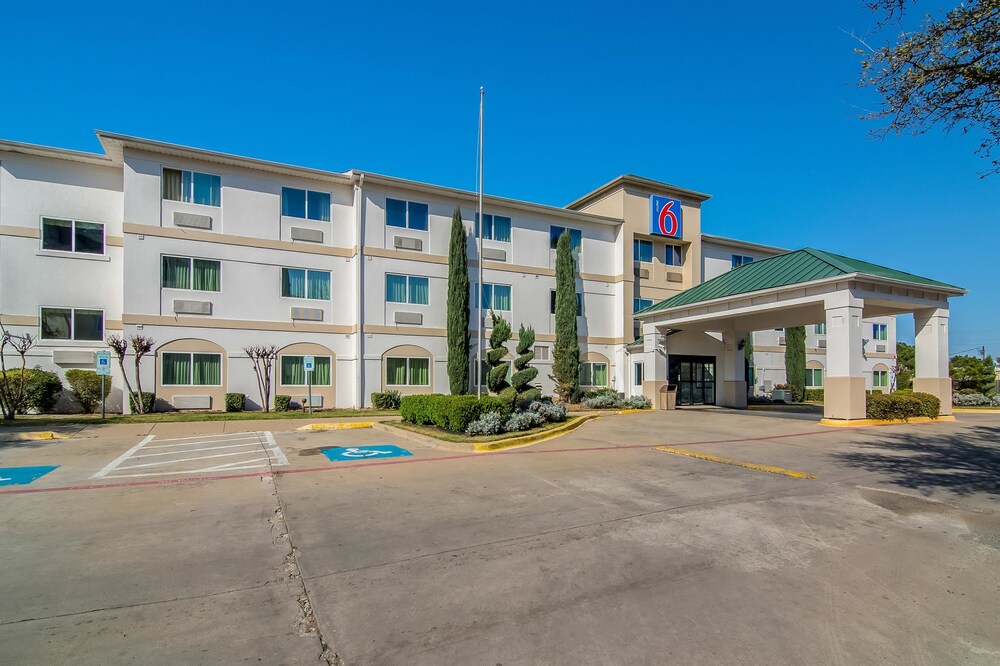 Motel 6 Dallas, TX - North - Richardson