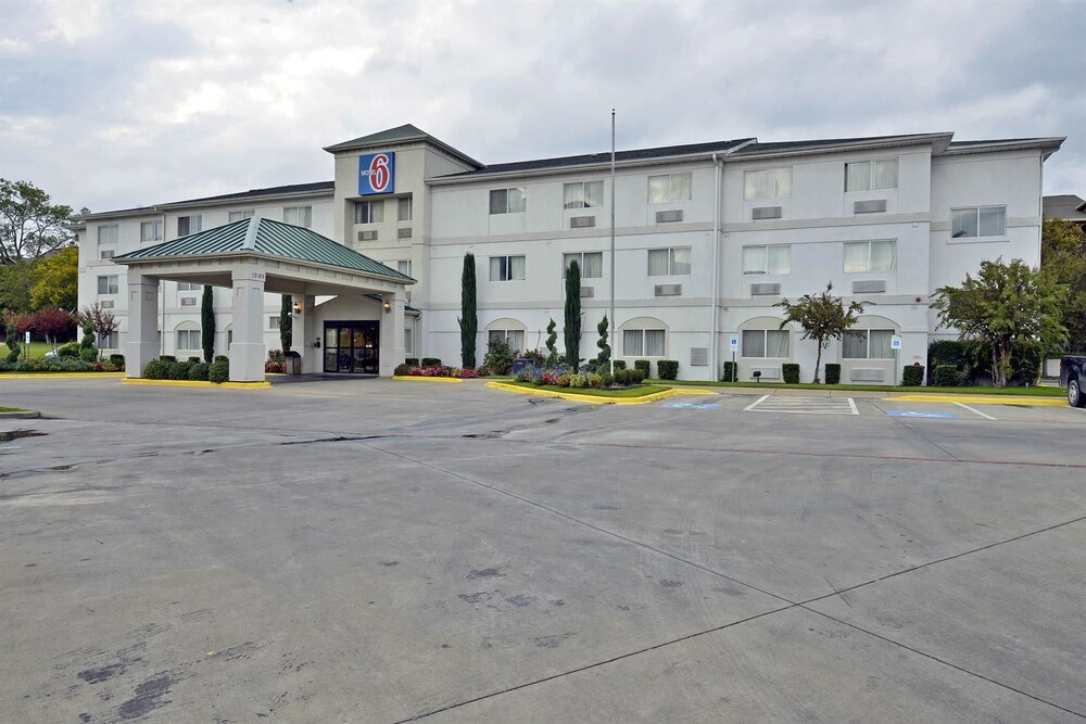 Motel 6 Dallas, TX - North - Richardson