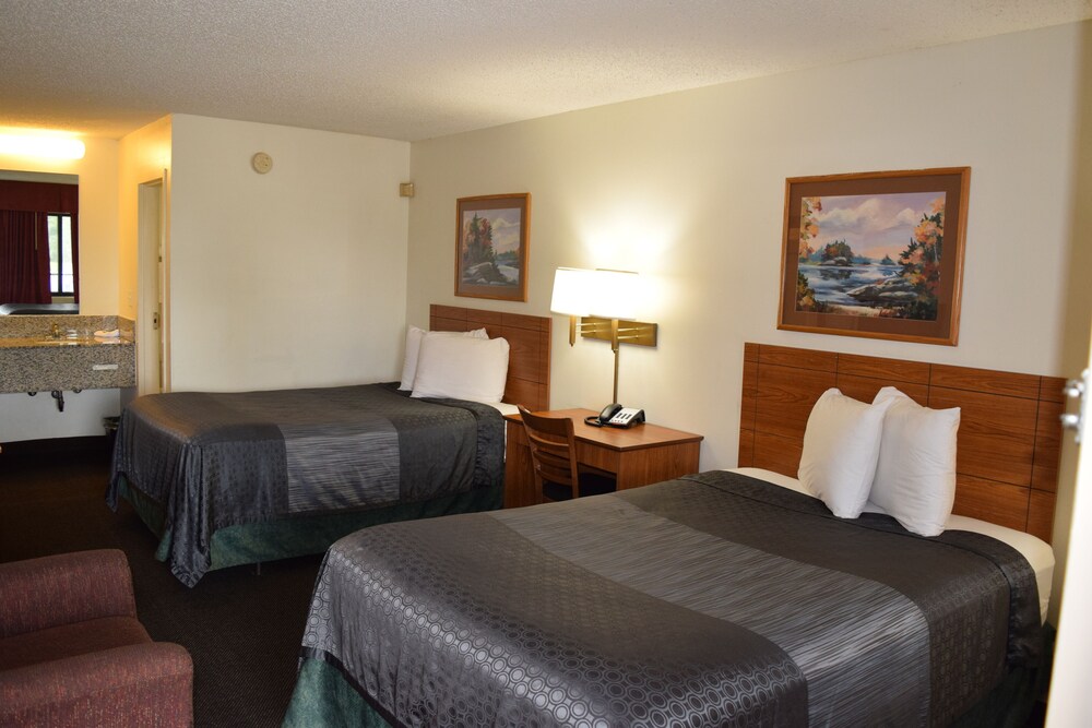 Value Inn Livonia