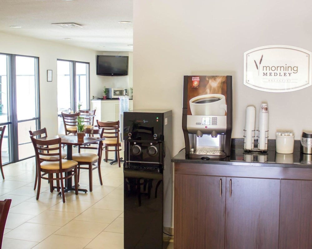 Breakfast area, Sleep Inn Wilson near I-95