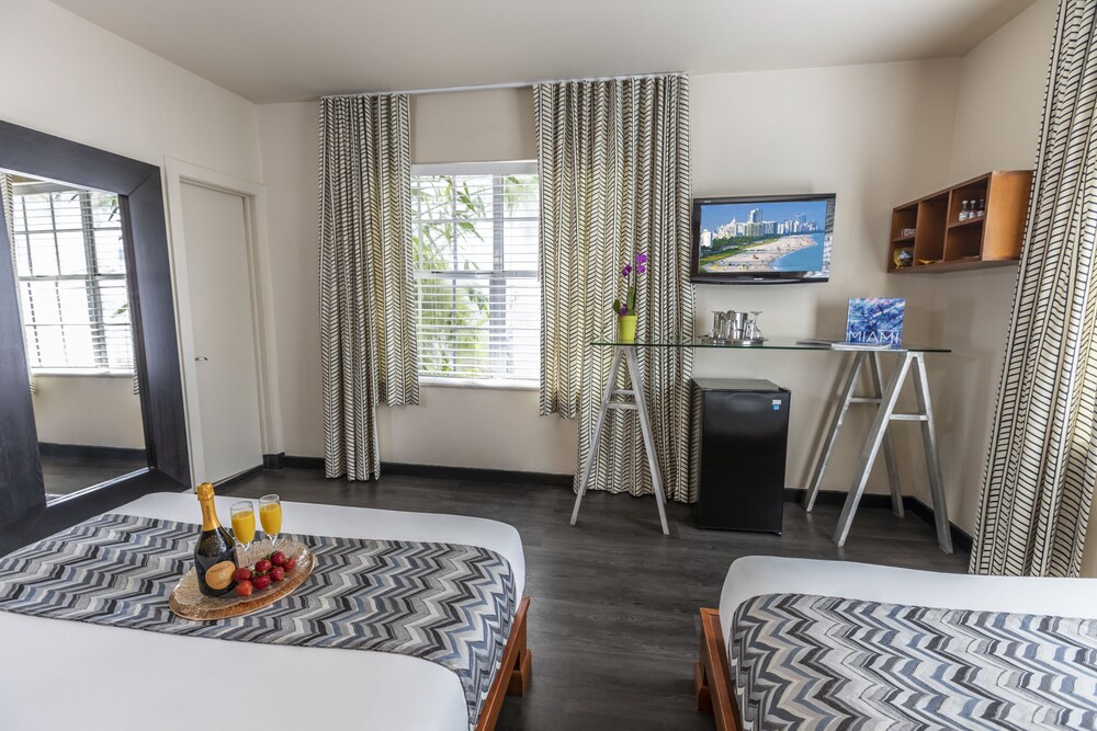 Chesterfield Hotel & Suites, a South Beach Group Hotel Deals & Reviews