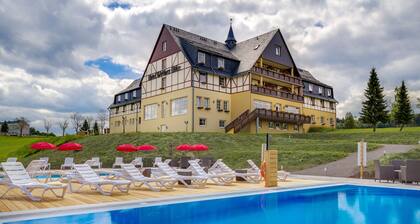 Panorama Berghotel Wettiner Höhe