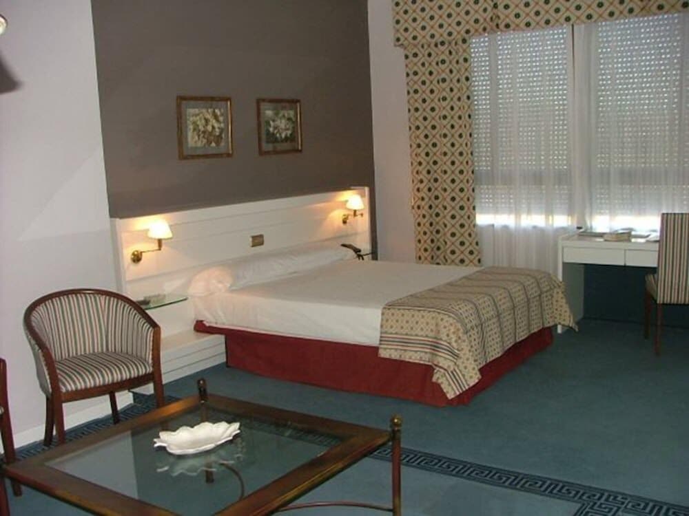 Hostal las cigüeñas in El Gordo, Spain