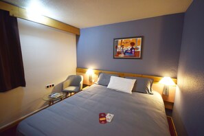 Soundproofing, cribs/infant beds, free WiFi, bed sheets