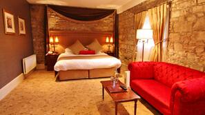 1 bedroom, in-room safe, individually decorated, individually furnished