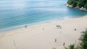 Praia particular nas proximidades, bar na praia