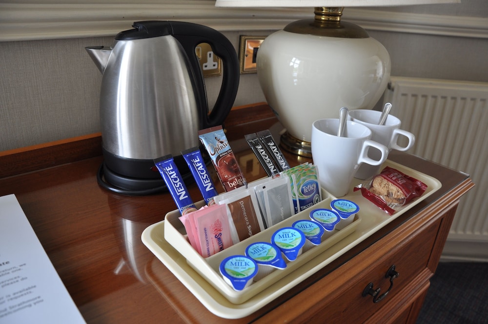 Coffee and/or coffee maker, Cairn Hotel