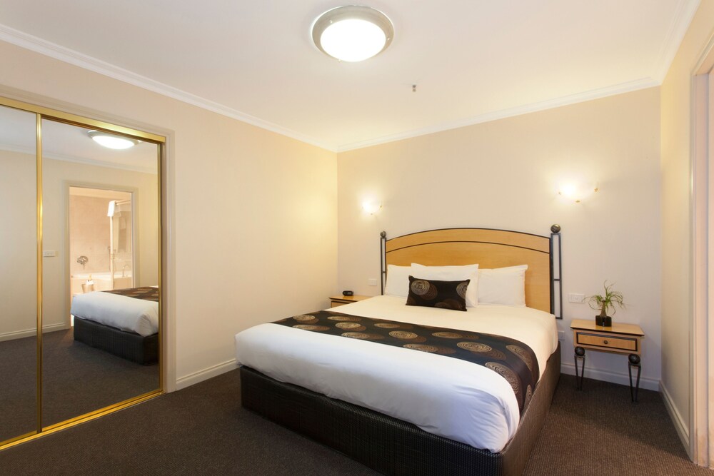 Room, Melbourne Metropole Central