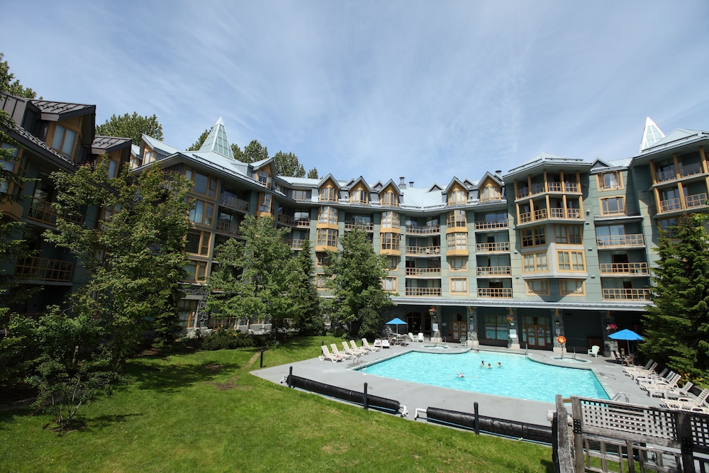 ResortQuest at Whistler Cascade Lodge in Whistler | Hotel Rates