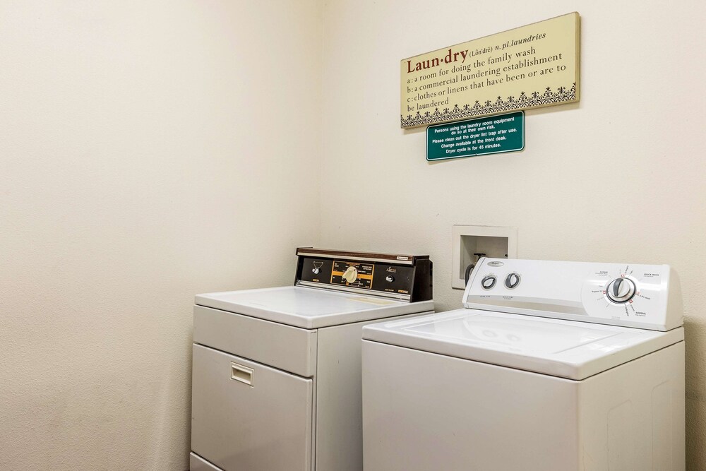 Laundry room, Studio 6 Killeen, TX