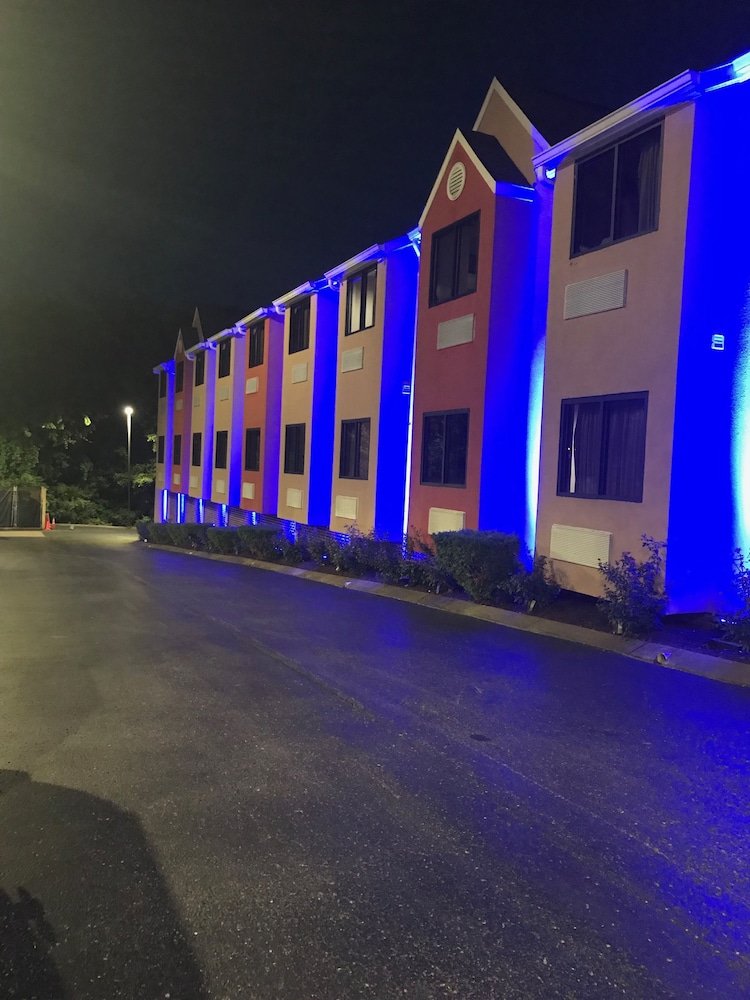 Microtel Inn by Wyndham Murfreesboro