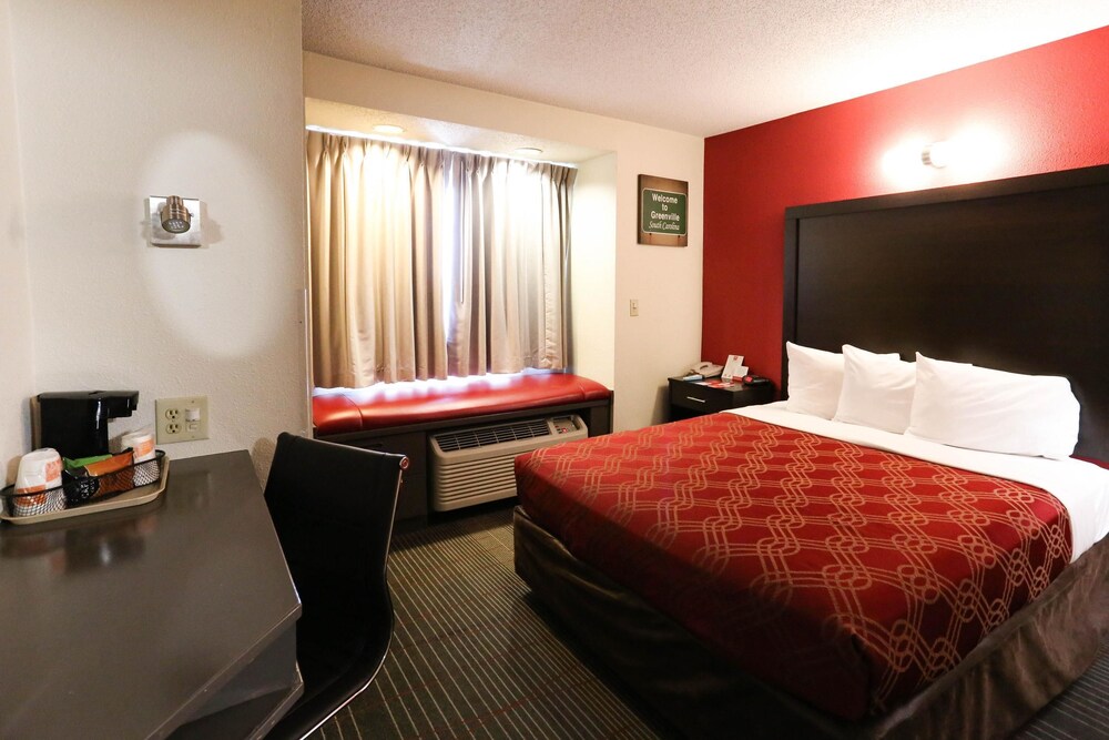 Econo Lodge & Suites Greenville