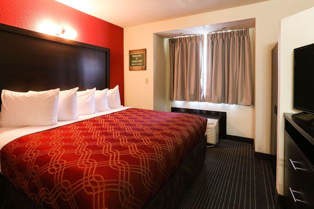 Econo Lodge & Suites Greenville