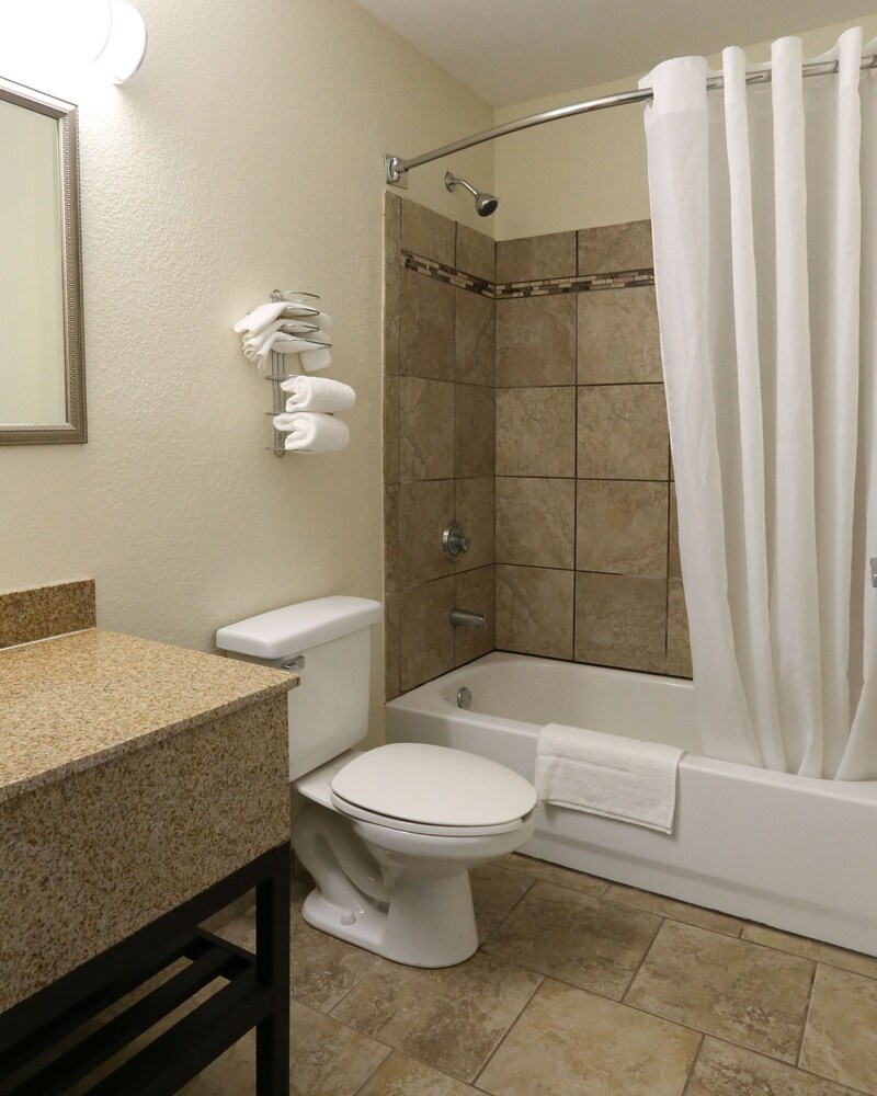 Econo Lodge & Suites Greenville