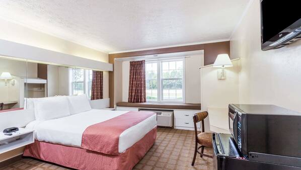 Premium bedding, in-room safe, desk, blackout drapes