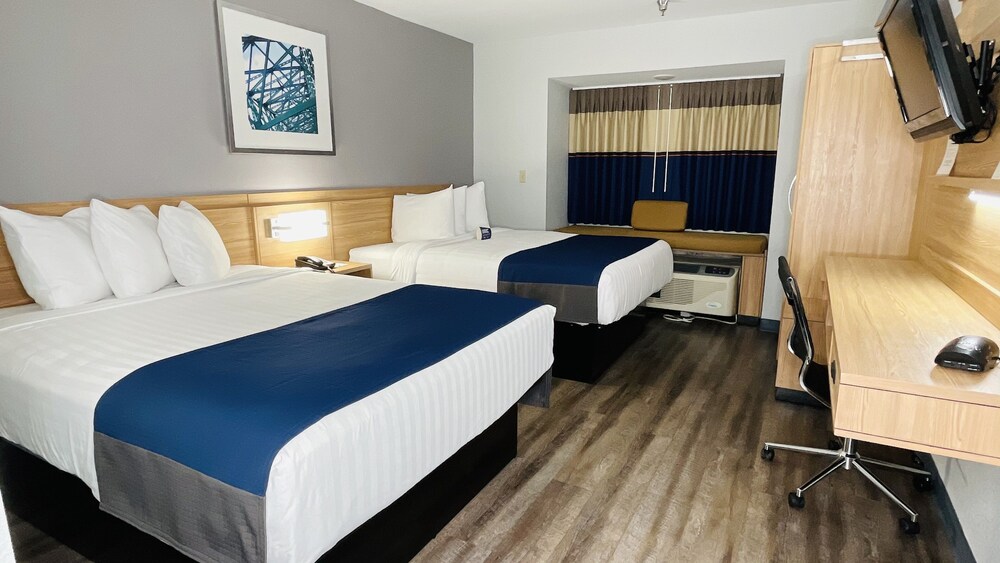 Room, Microtel Inn & Suites by Wyndham Tuscaloosa East