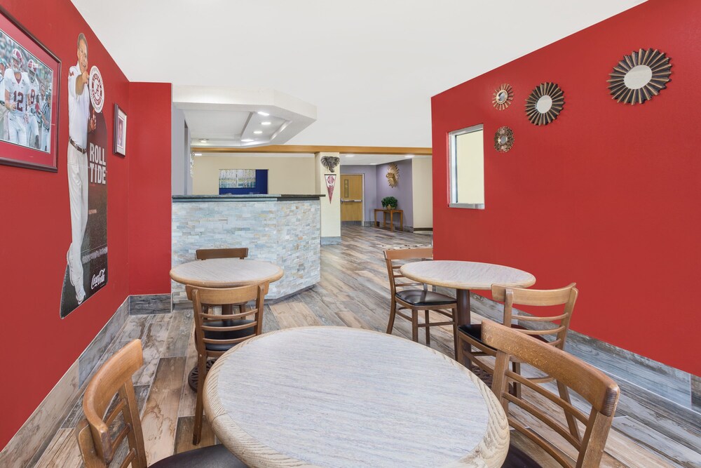 Microtel Inn & Suites by Wyndham Tuscaloosa East