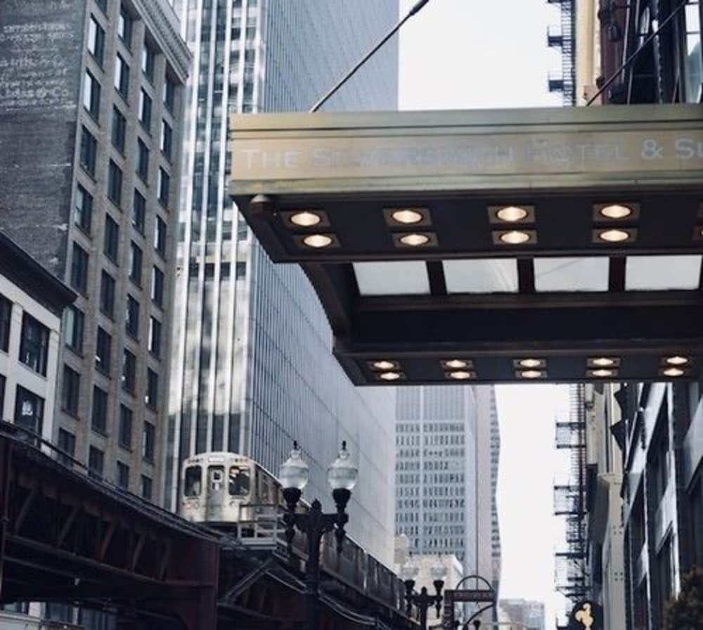 Property entrance, Silversmith Hotel Chicago Downtown