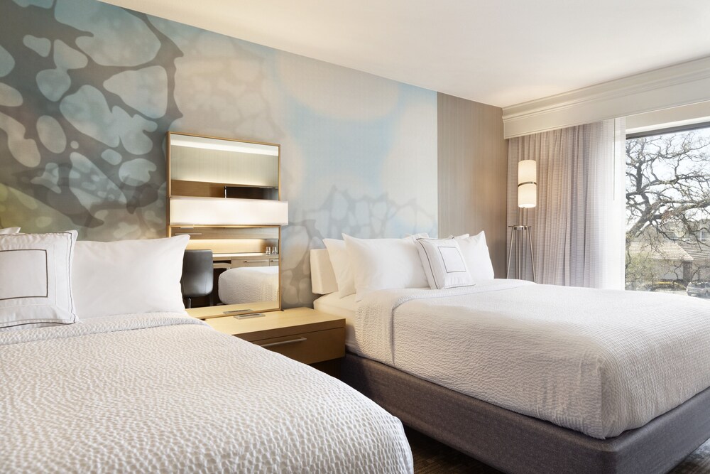 Room, Courtyard by Marriott Roseville